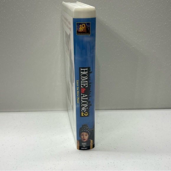 Home Alone 2: Lost in New York (VHS, 1993) Movie - Hard Plastic Case Cover - Picture 3 of 5